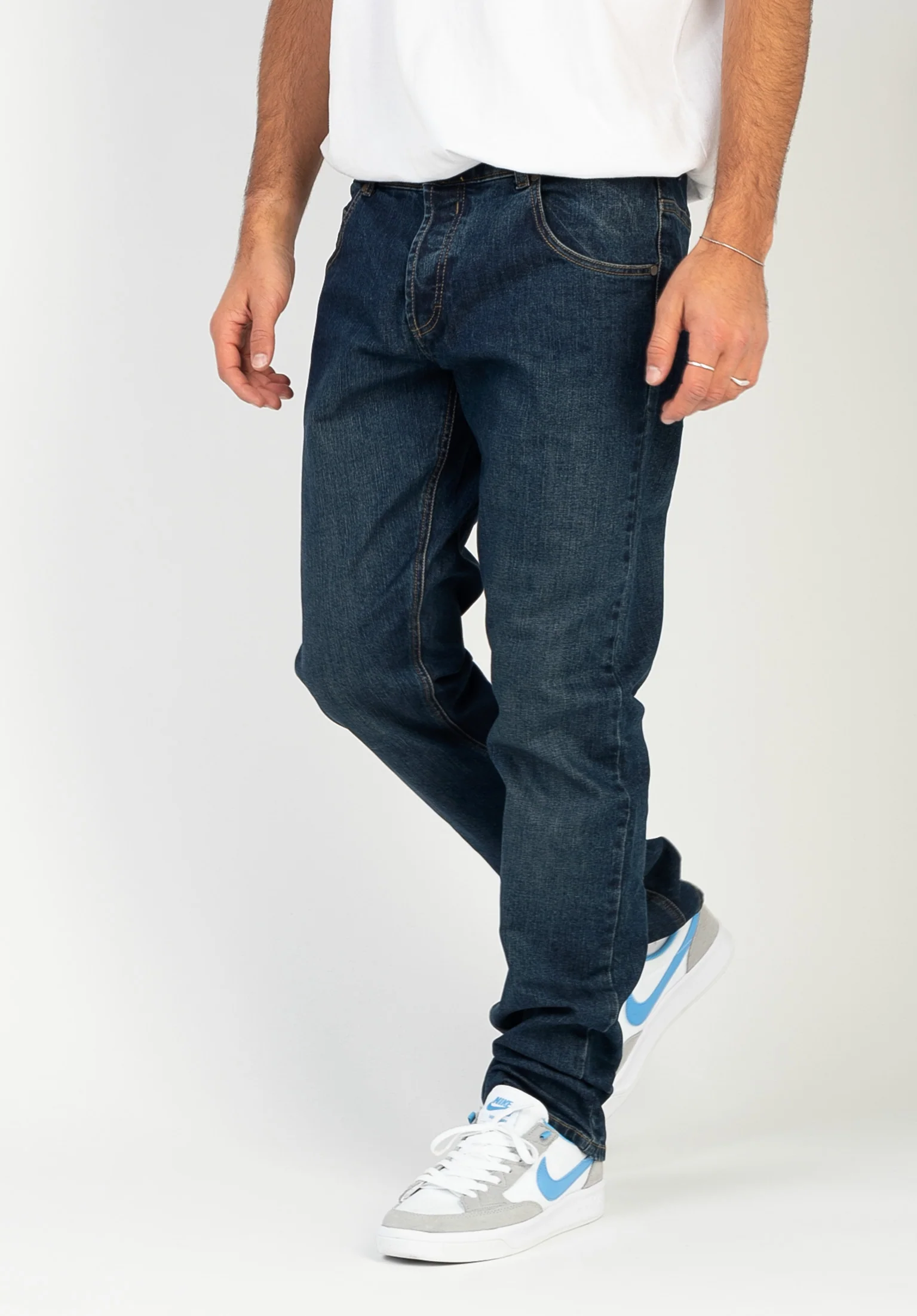 Middleclass - Image 2