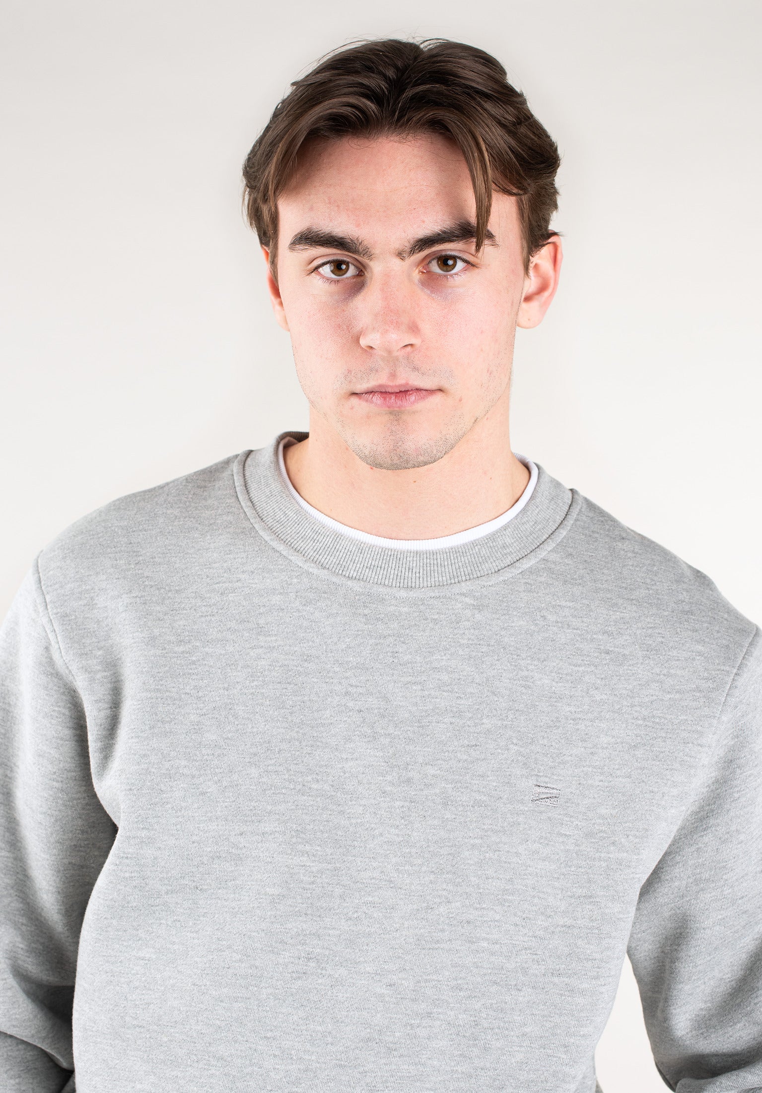 Easy Crew - Image 2